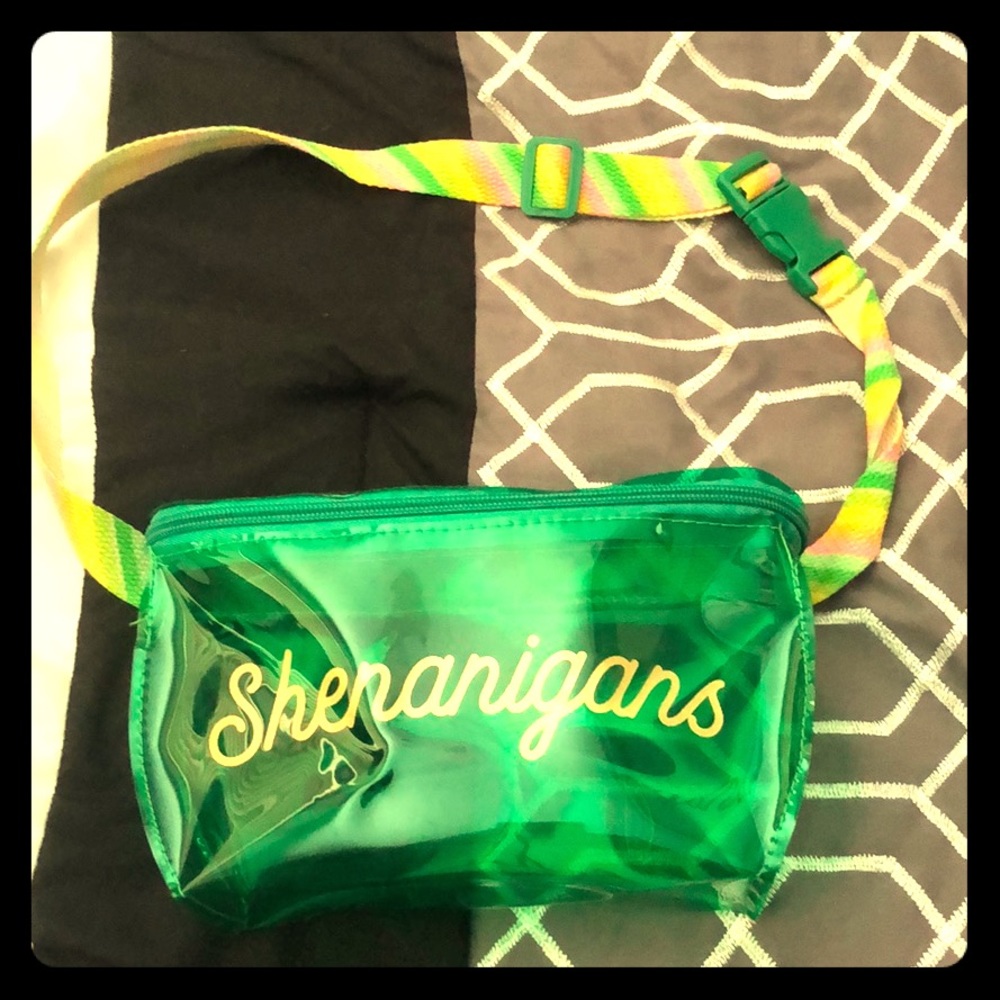 Green fanny pack